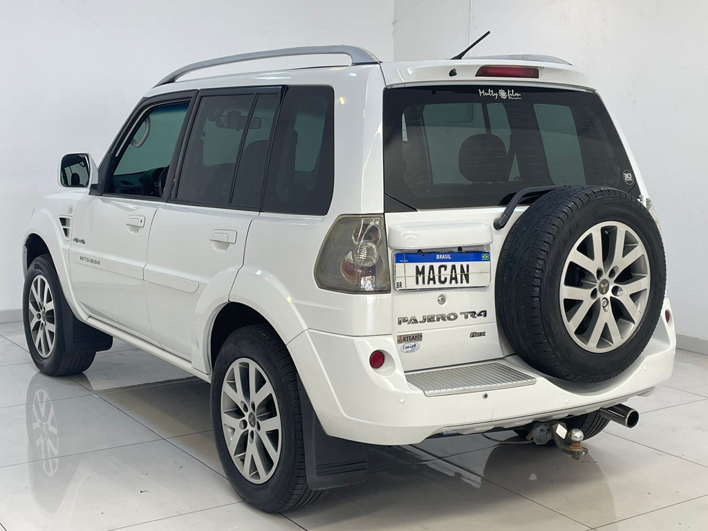 Mitsubishi Pajero Branco