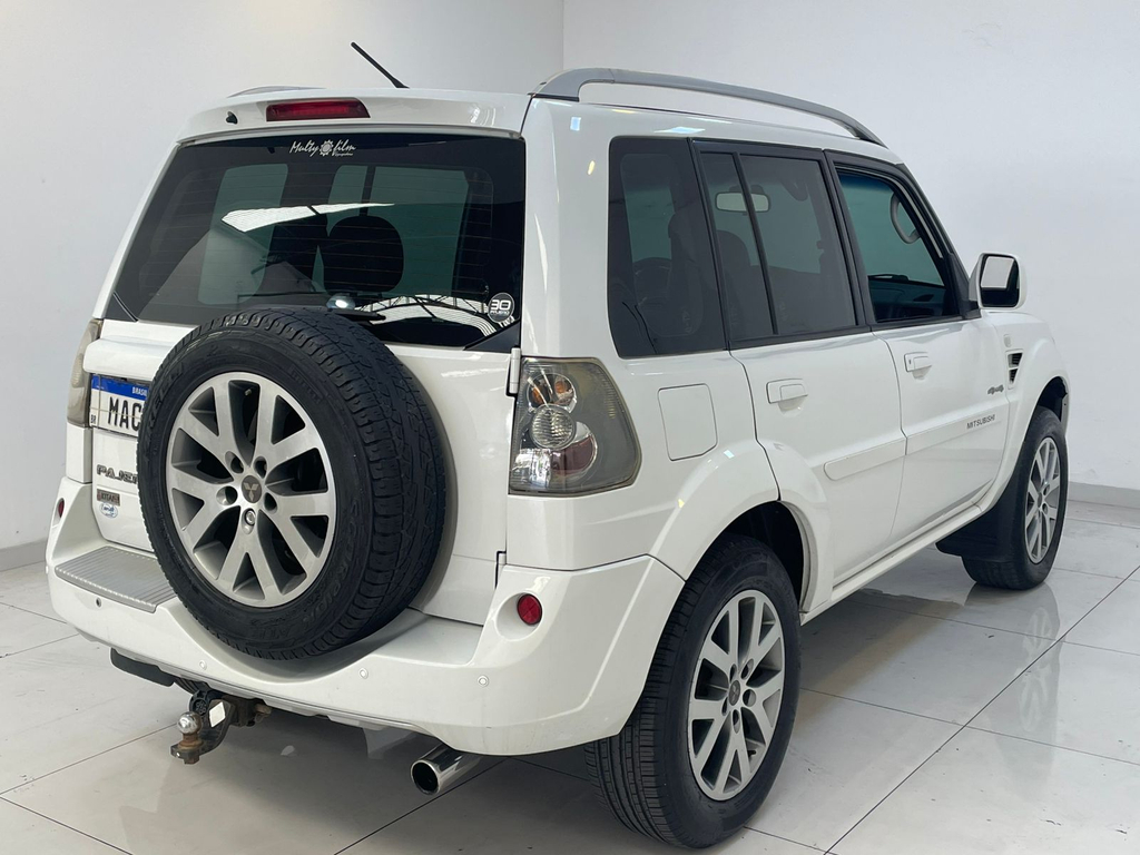 Mitsubishi Pajero Branco