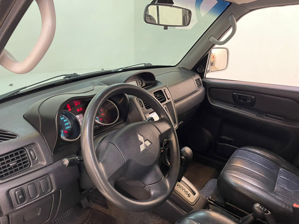 Mitsubishi Pajero Branco