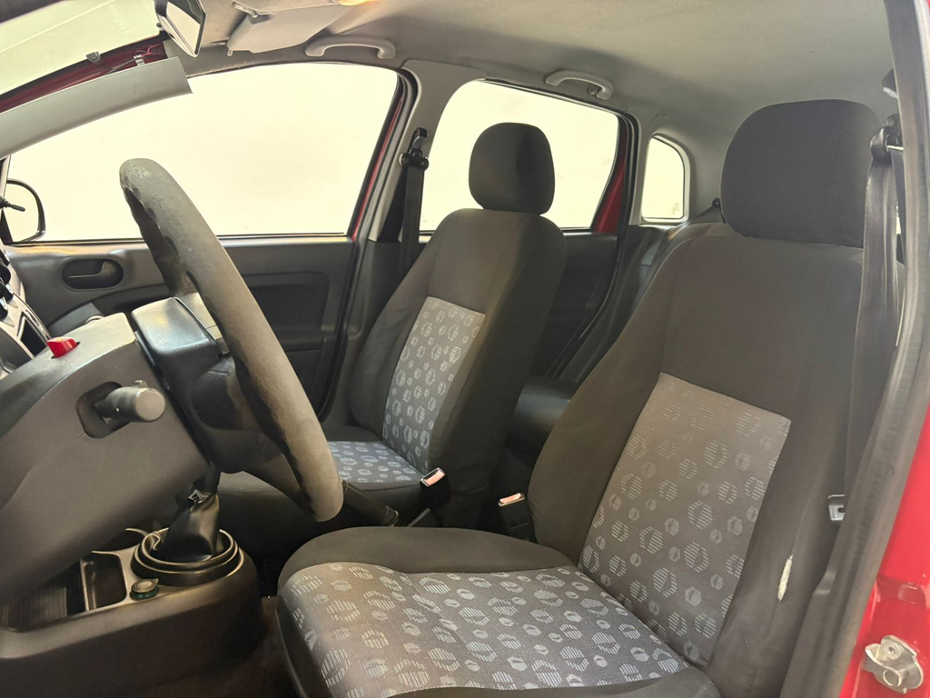 Ford Fiesta Hatch Vermelho
