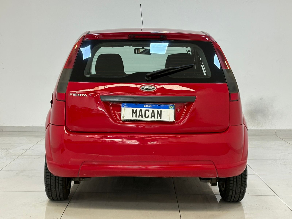 Ford Fiesta Hatch Vermelho