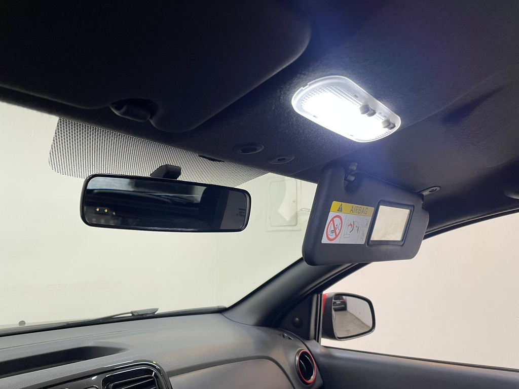 Renault Sandero Preto