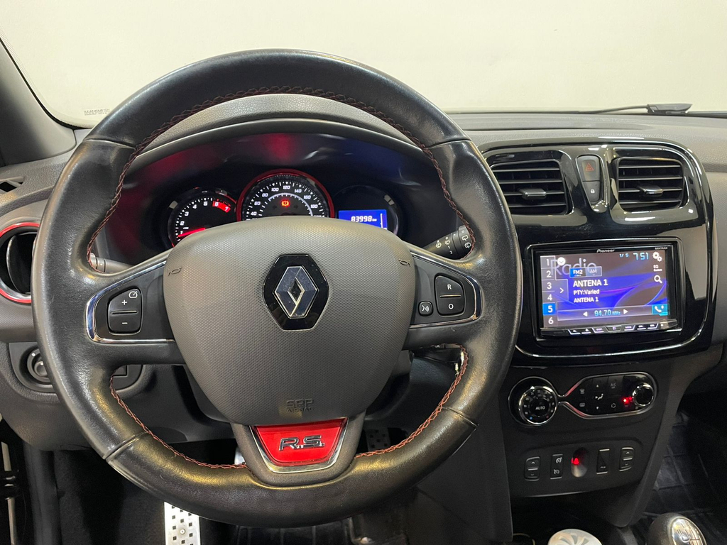 Renault Sandero Preto