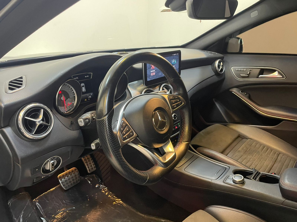 Mercedes Benz GLA-250 Preto