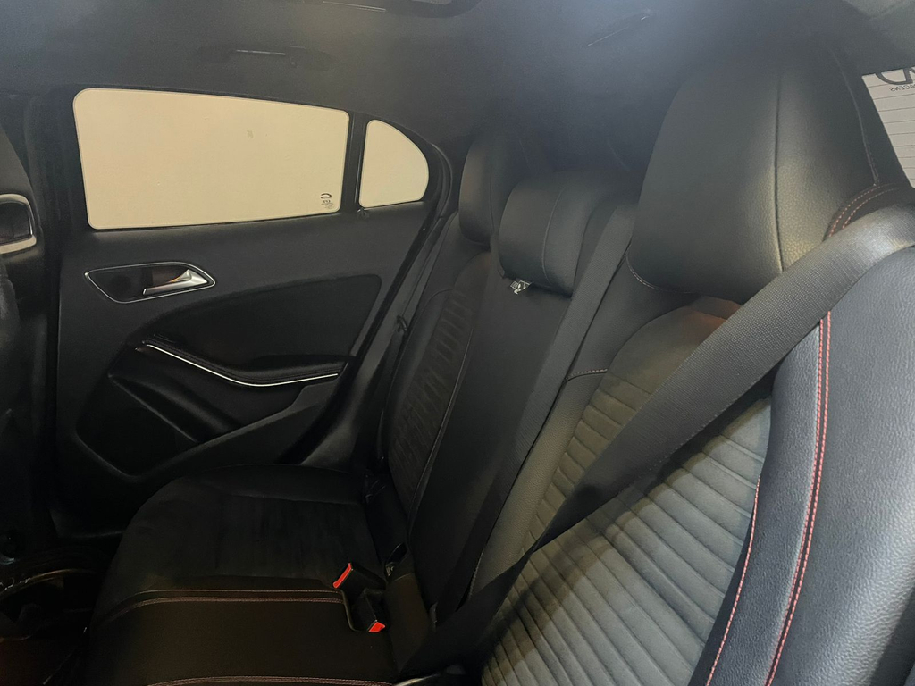 Mercedes Benz GLA-250 Preto