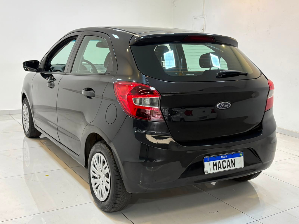 Ford Ka+ Preto