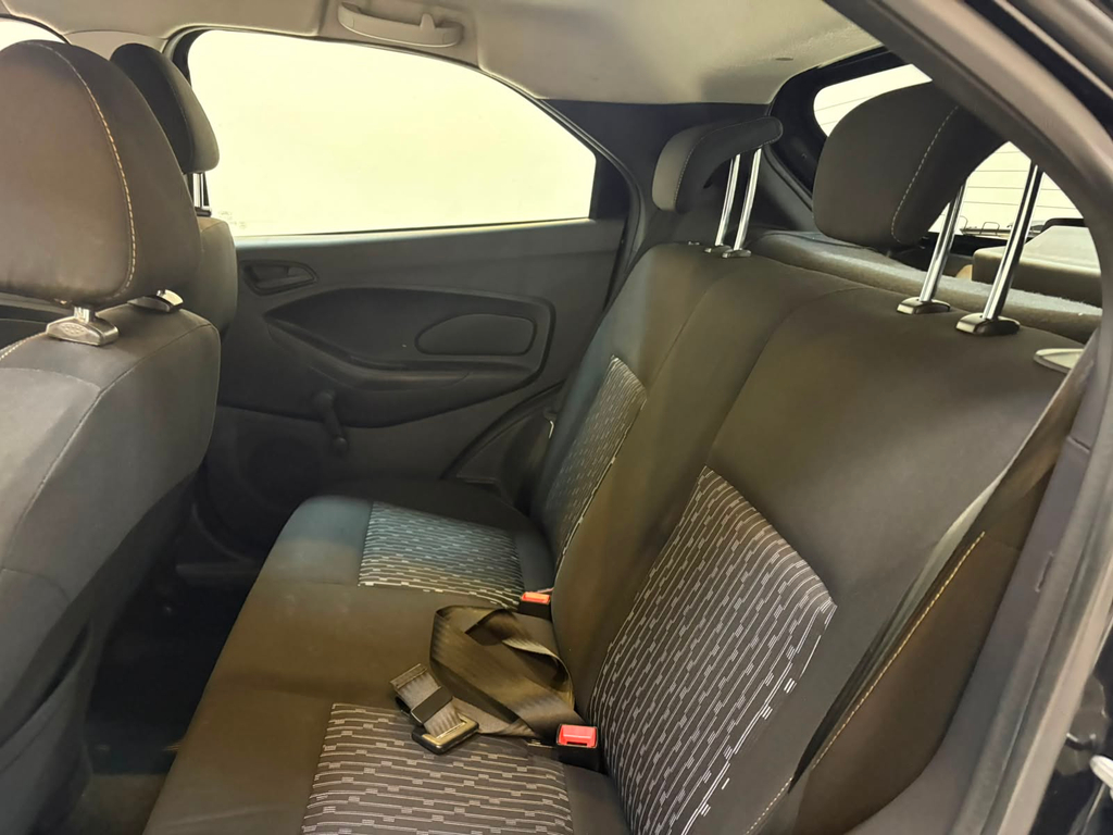Ford Ka+ Preto