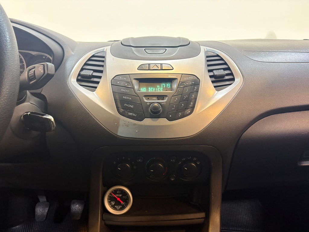 Ford Ka+ Preto