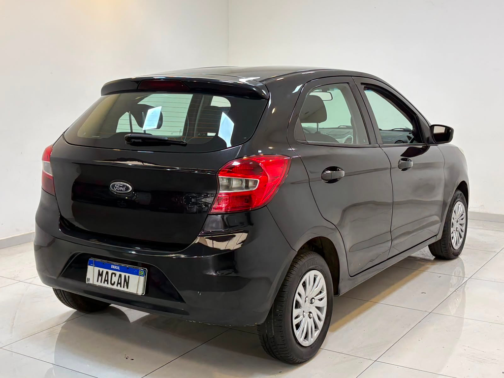 Ford Ka+ Preto