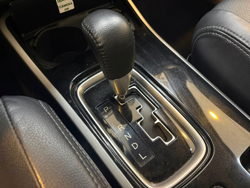 Mitsubishi Outlander Branco