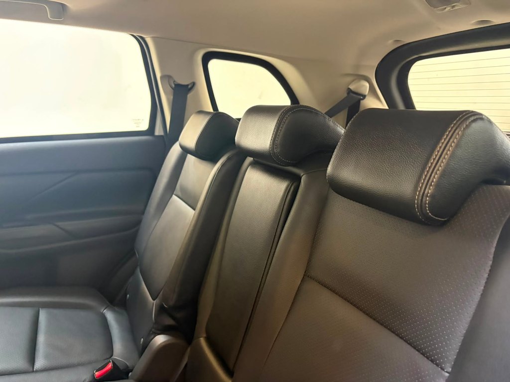 Mitsubishi Outlander Branco