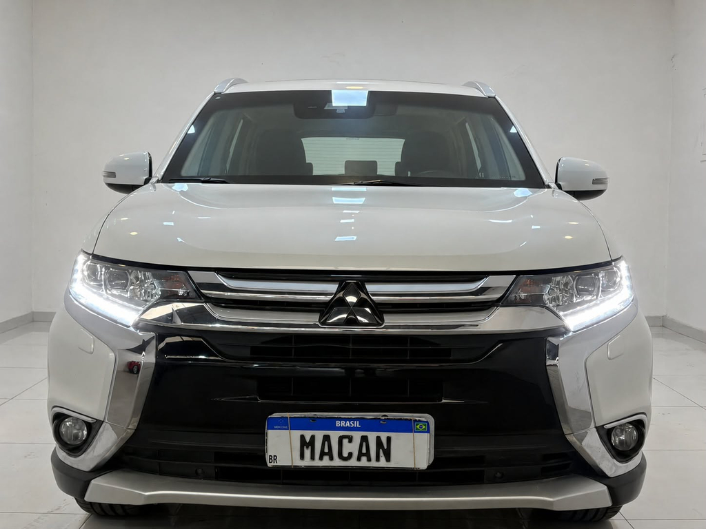 Mitsubishi Outlander Branco