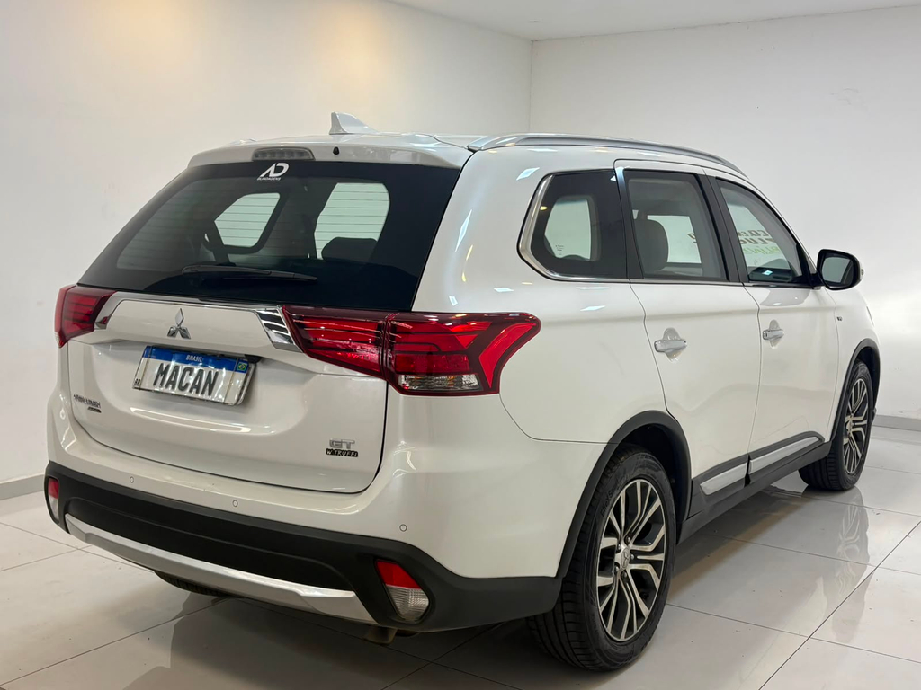 Mitsubishi Outlander Branco