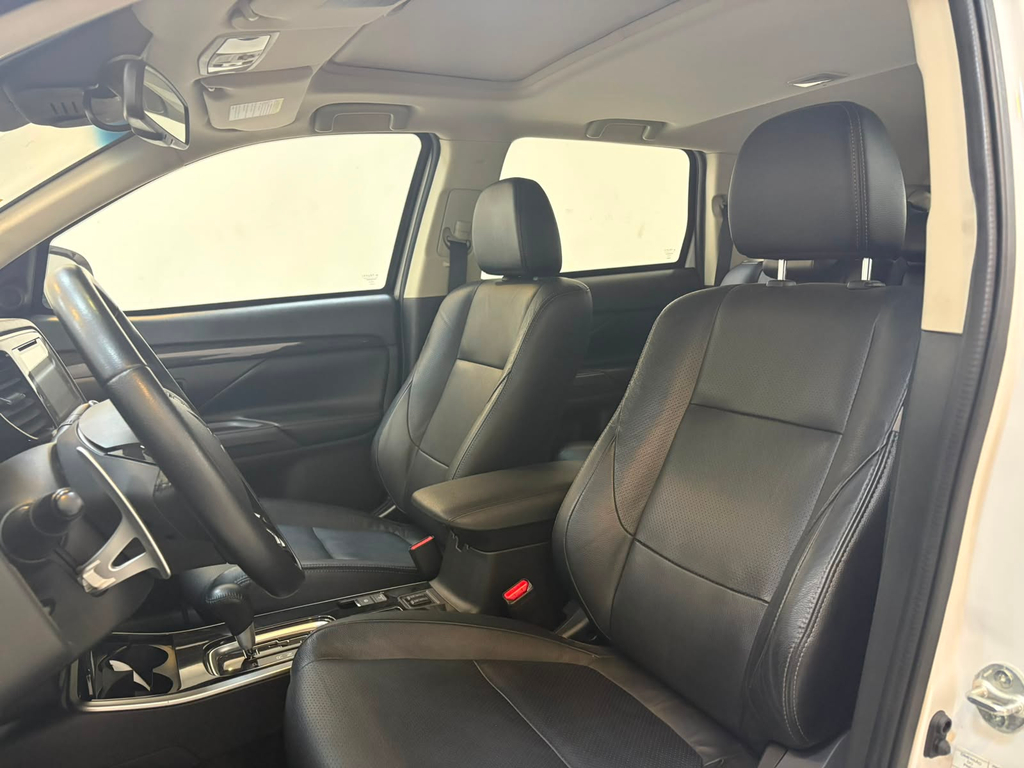 Mitsubishi Outlander Branco