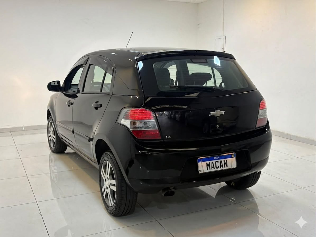 Chevrolet Agile Preto