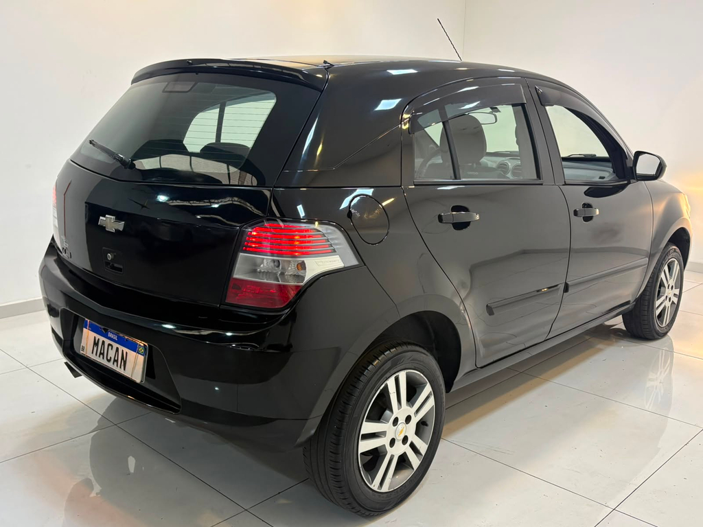 Chevrolet Agile Preto