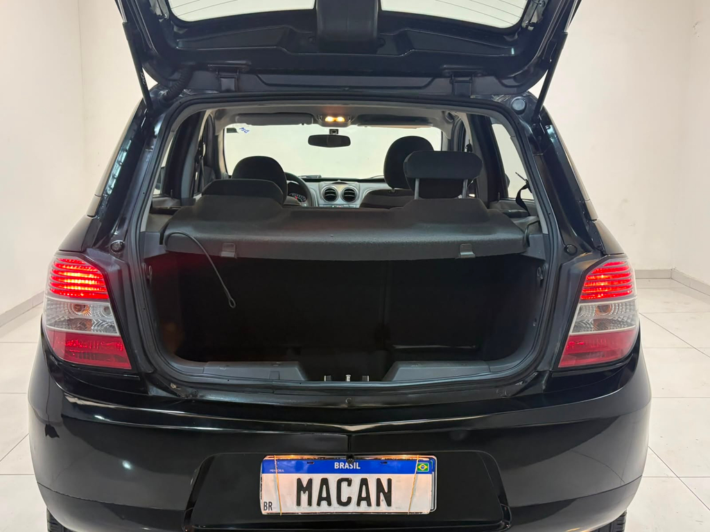 Chevrolet Agile Preto