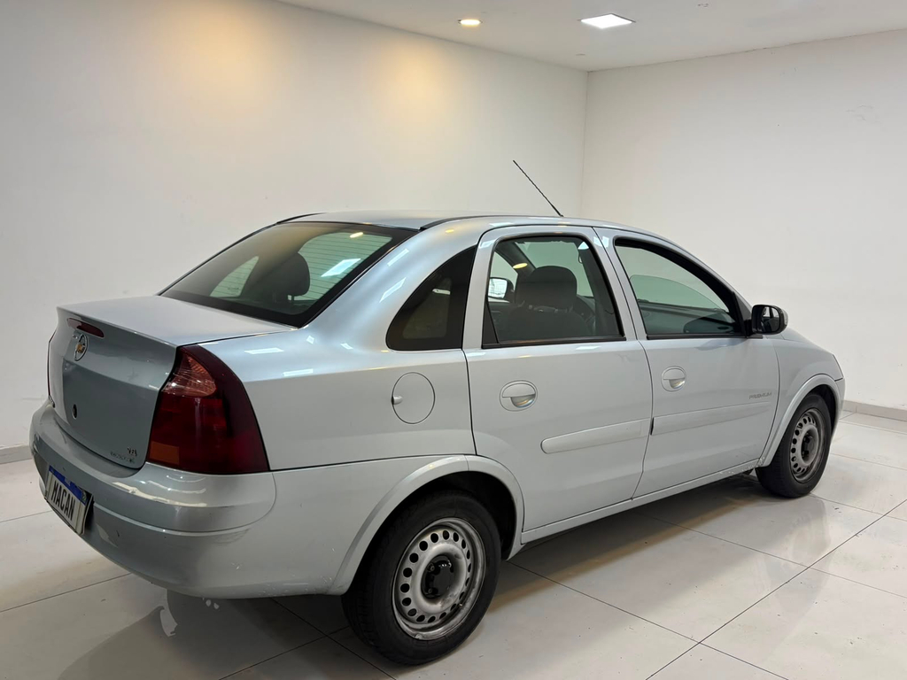 Chevrolet Corsa Sedan Prata