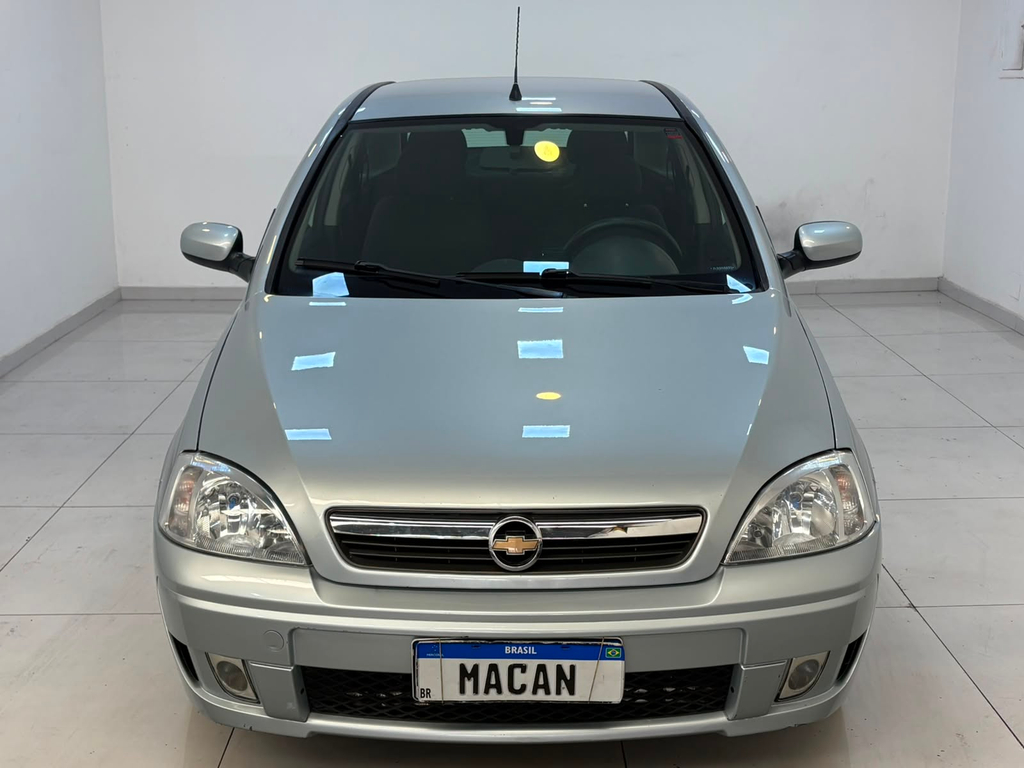Chevrolet Corsa Sedan Prata