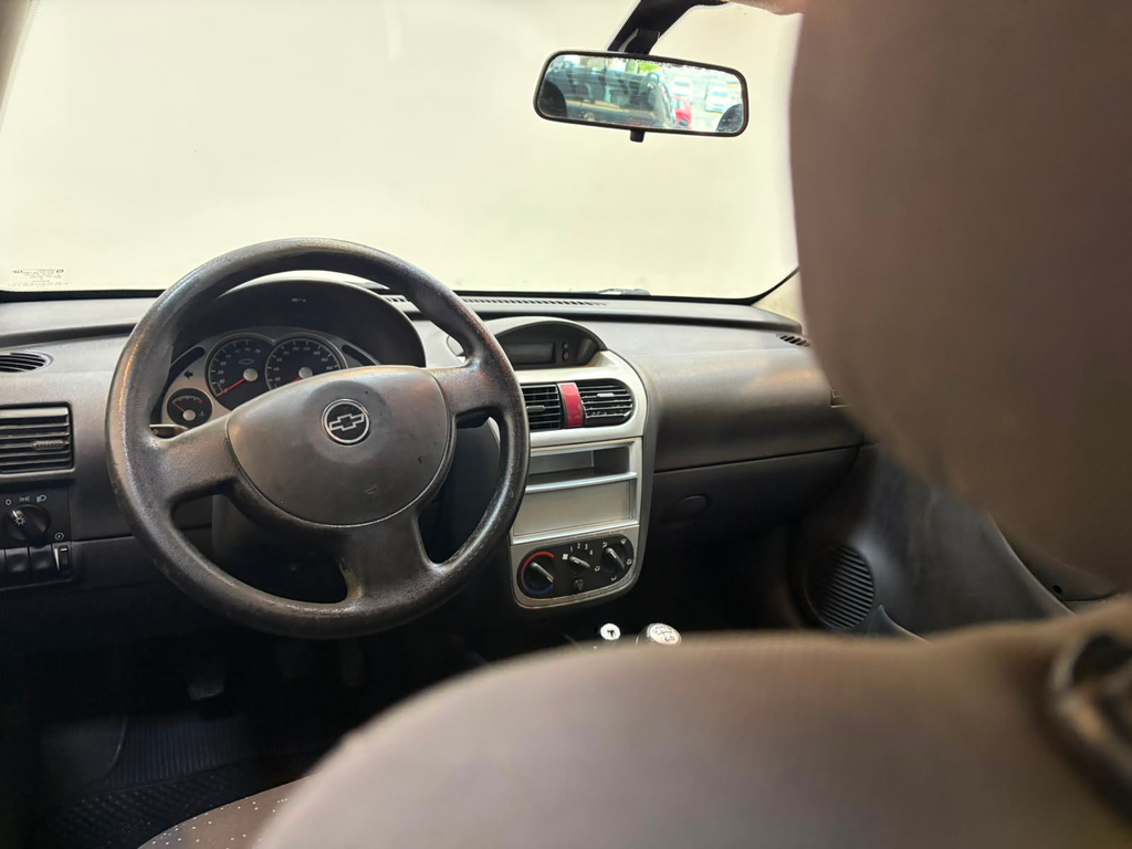 Chevrolet Corsa Sedan Prata