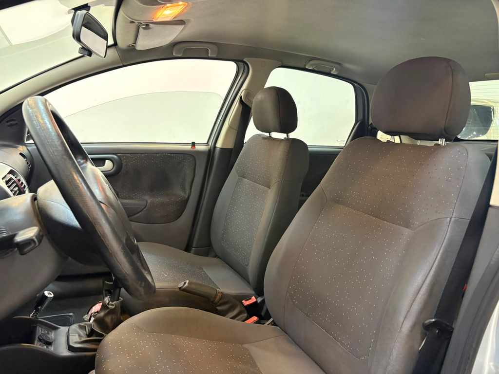 Chevrolet Corsa Sedan Prata