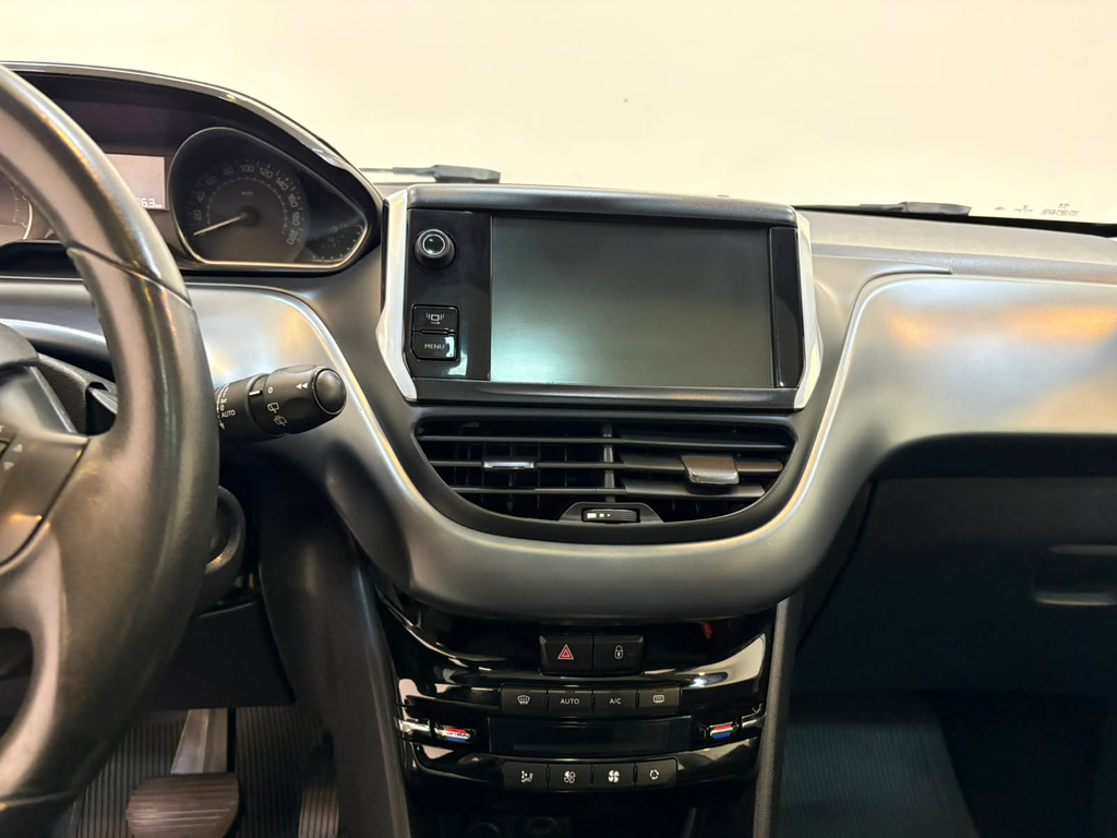 Peugeot 208 Branco