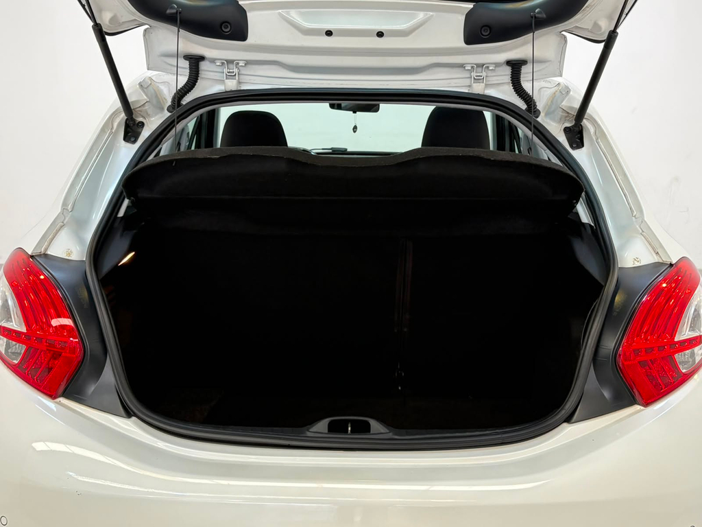 Peugeot 208 Branco