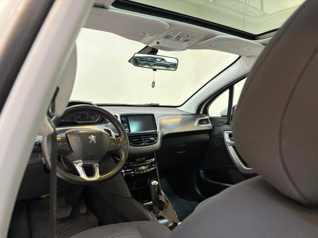 Peugeot 208 Branco