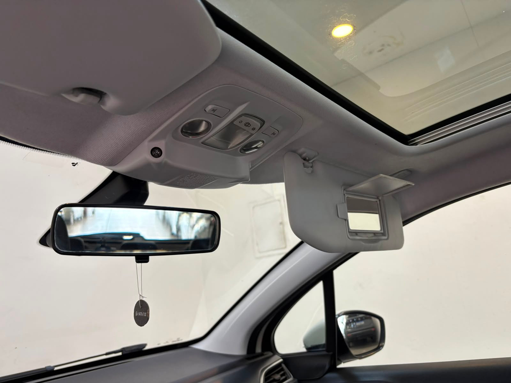 Peugeot 208 Branco