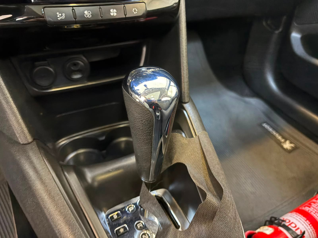 Peugeot 208 Branco