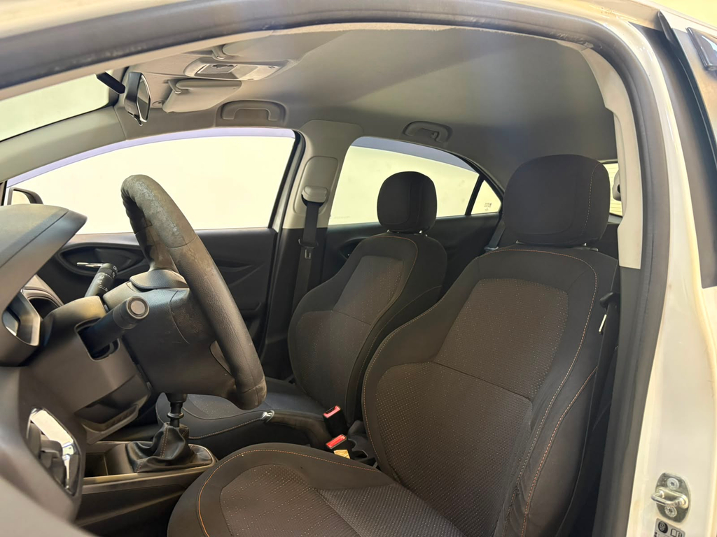 Chevrolet Onix Branco