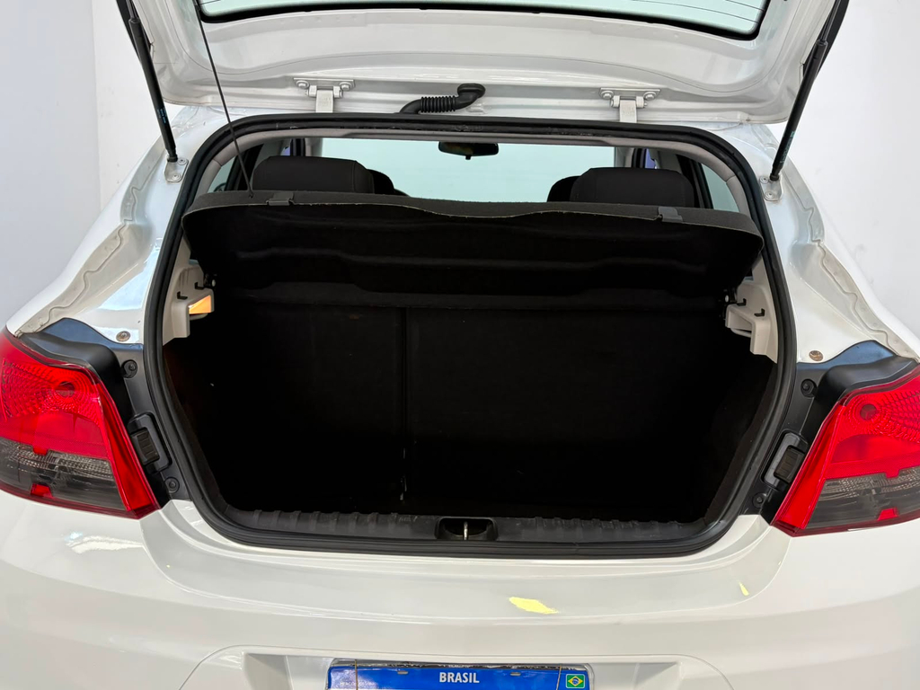 Chevrolet Onix Branco