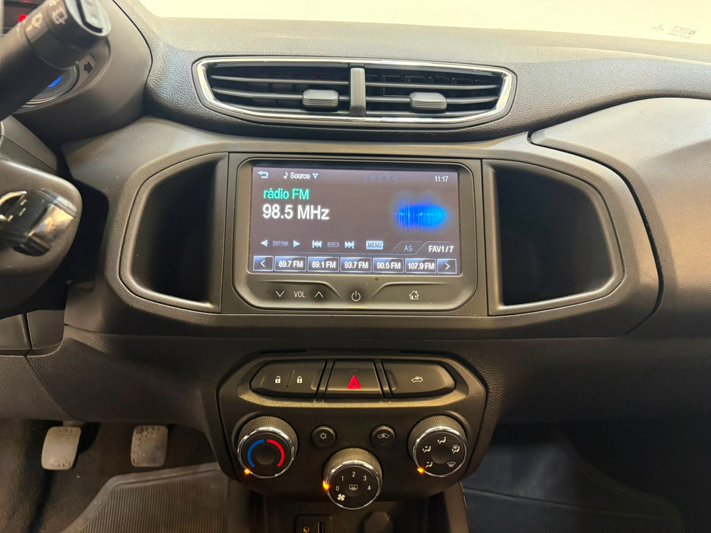 Chevrolet Onix Branco