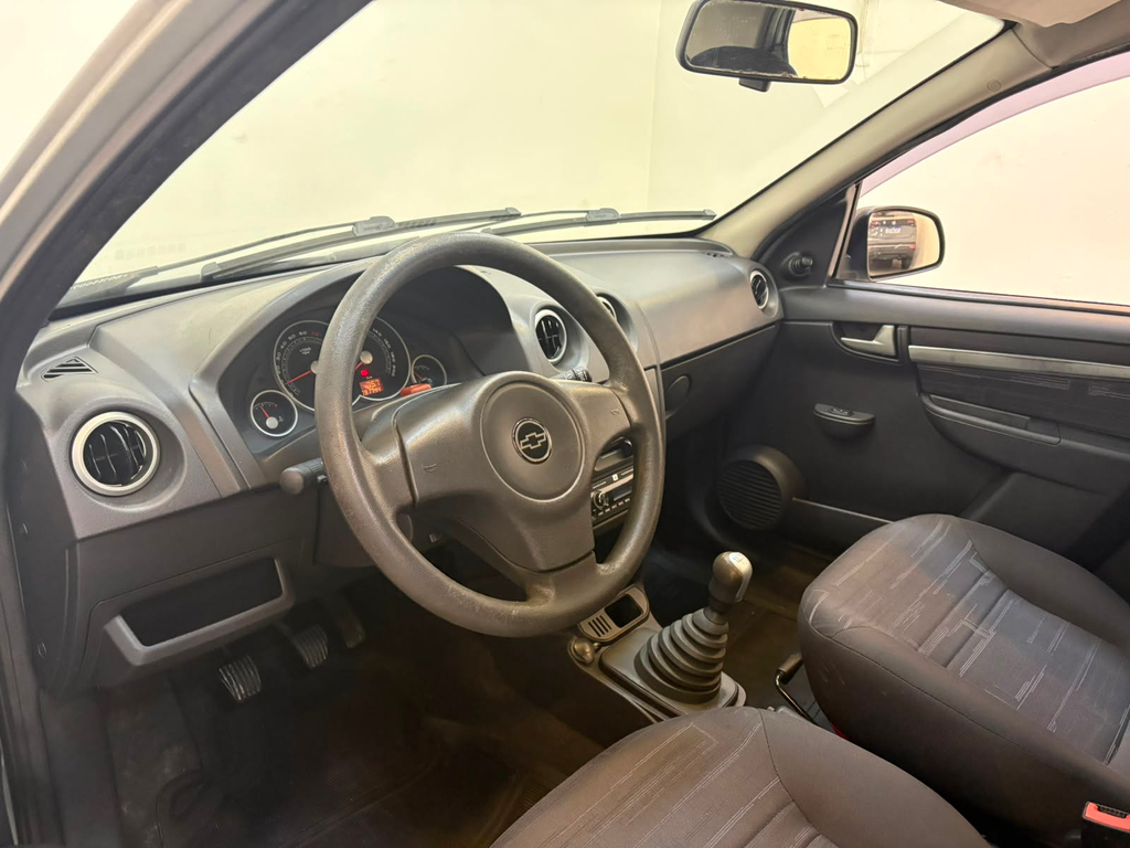 Chevrolet Prisma Prata