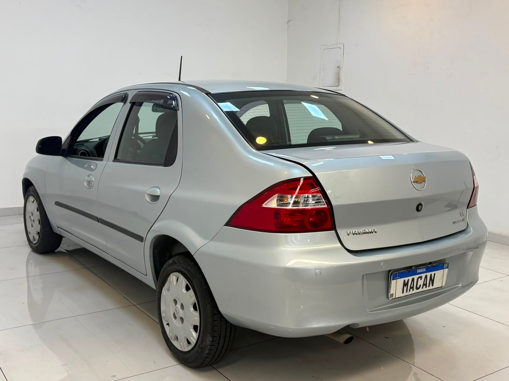 Chevrolet Prisma Prata