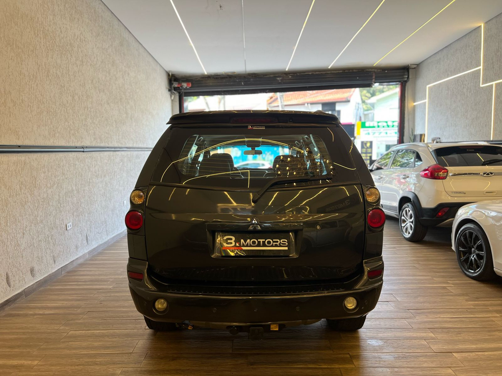 Mitsubishi Pajero Sport Cinza