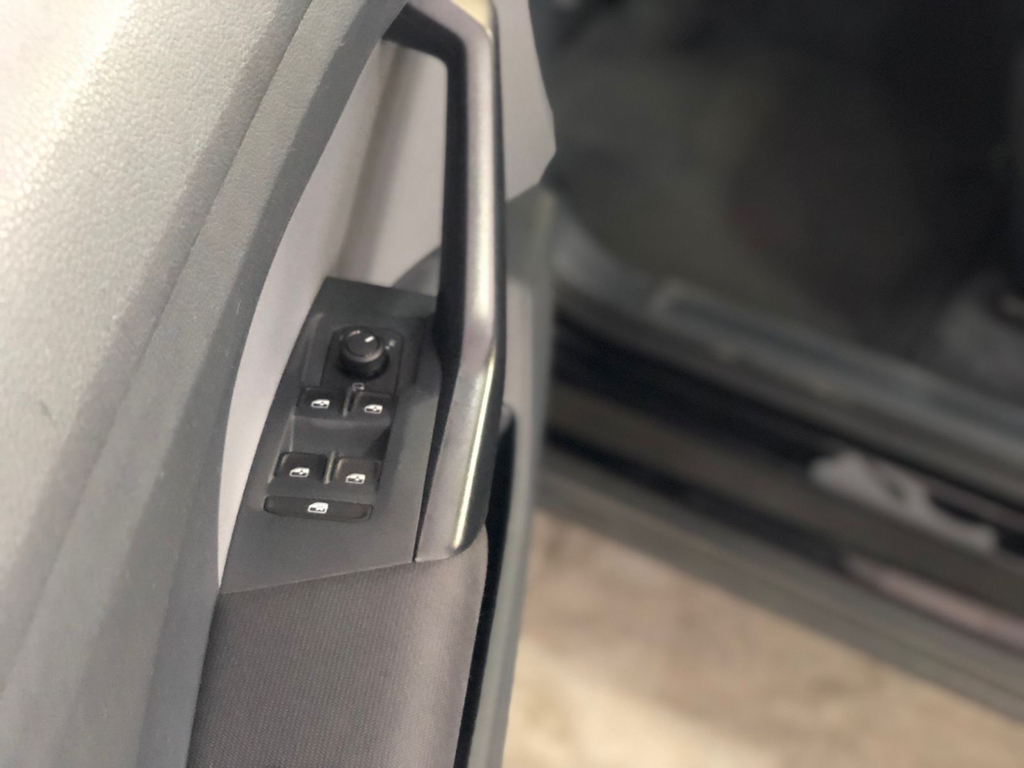 Volkswagen T-Cross Preto