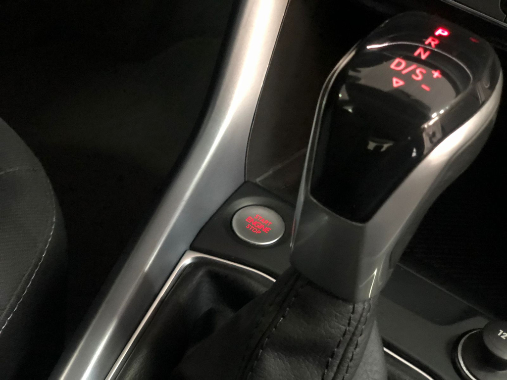 Volkswagen T-Cross Preto