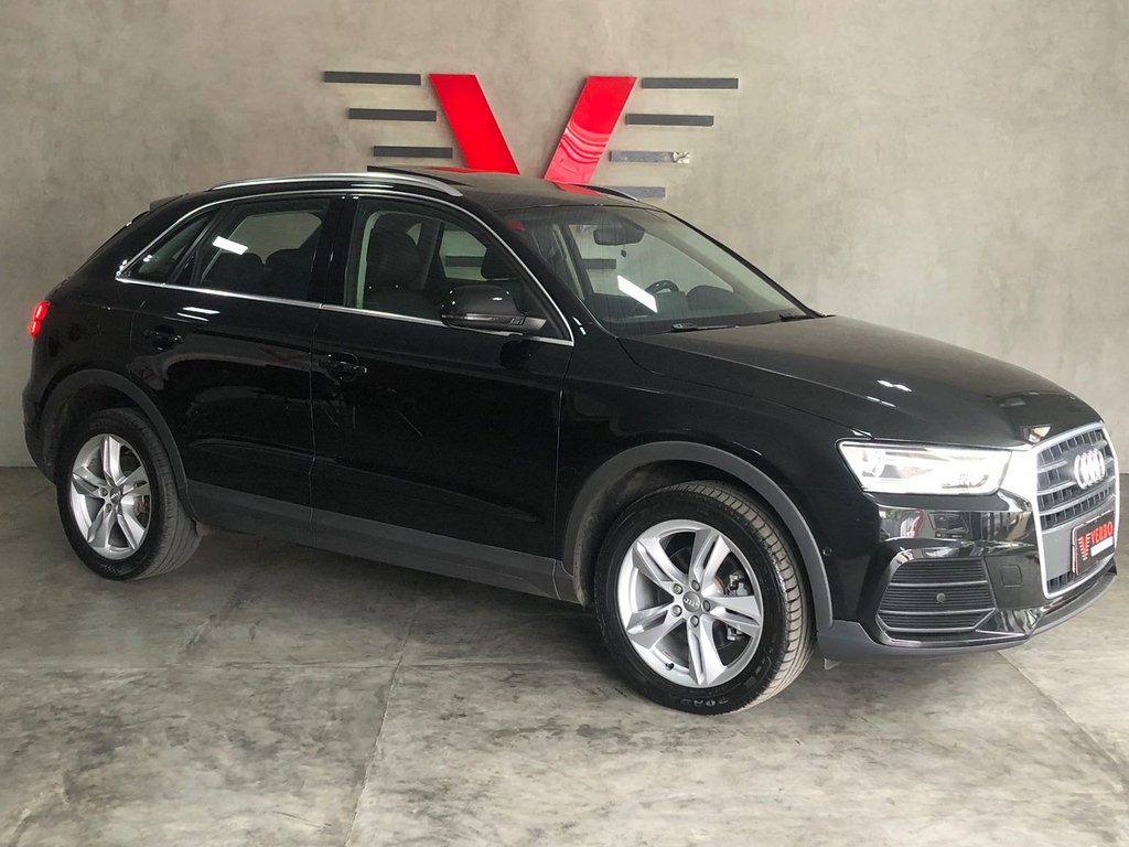 Audi Q3 Preto