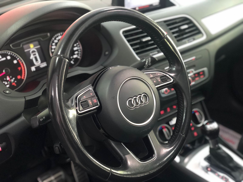 Audi Q3 Preto