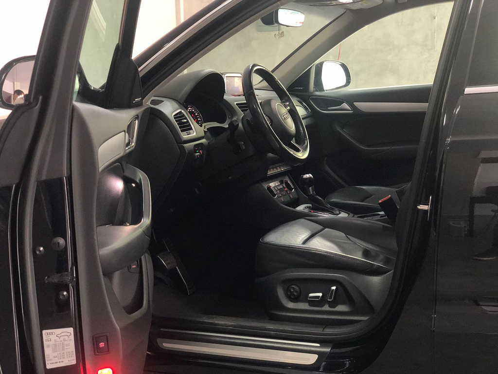 Audi Q3 Preto