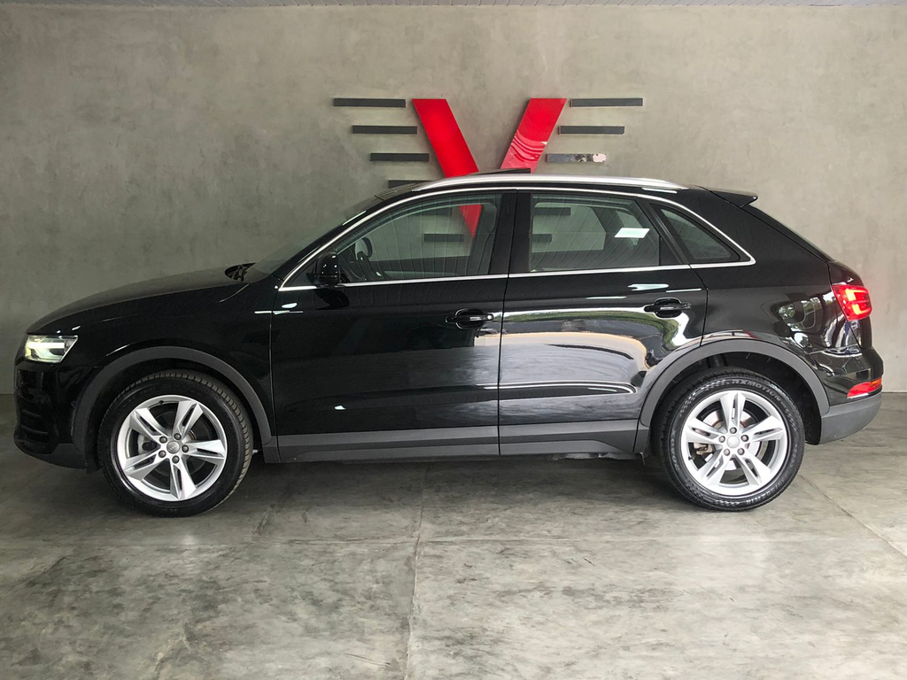 Audi Q3 Preto