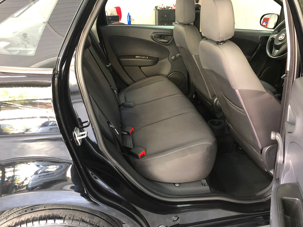 Fiat Grand Siena Preto