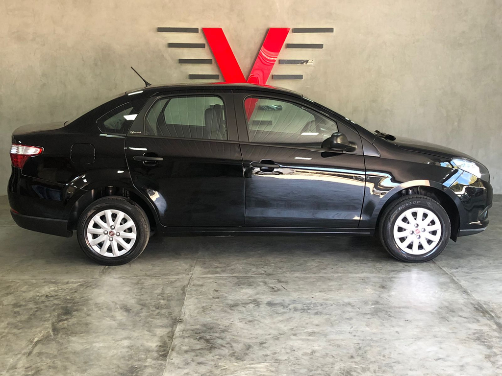 Fiat Grand Siena Preto