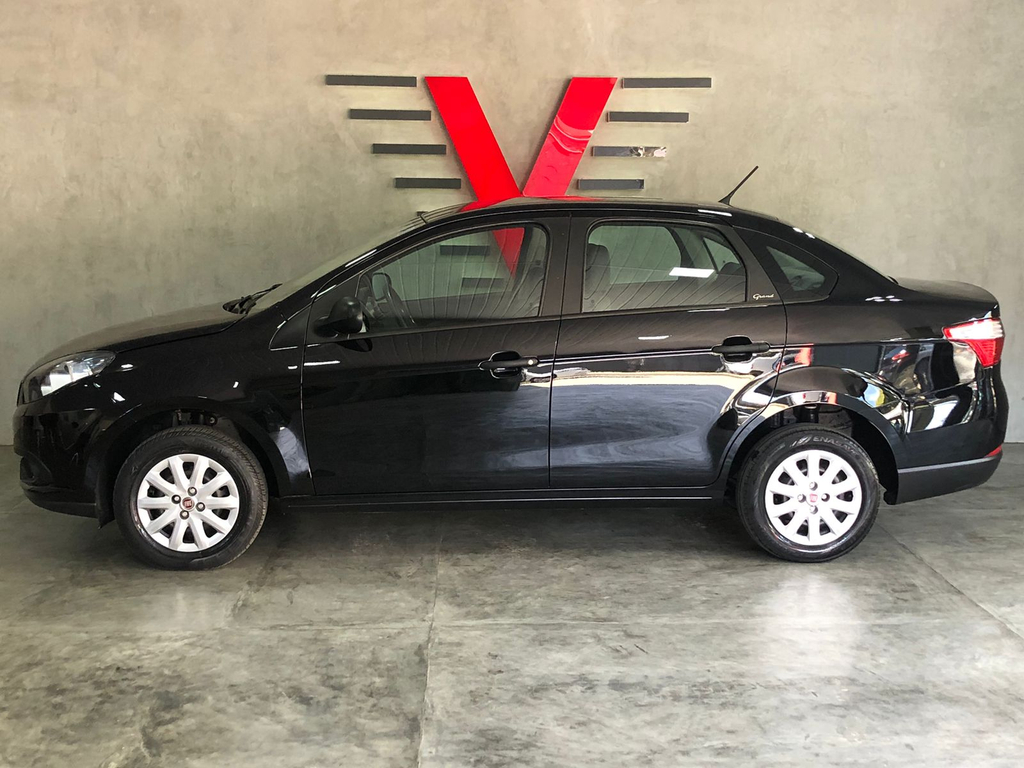 Fiat Grand Siena Preto