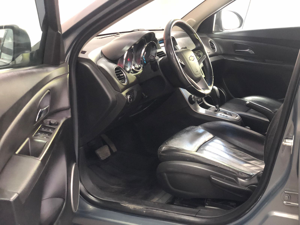Chevrolet Cruze Cinza