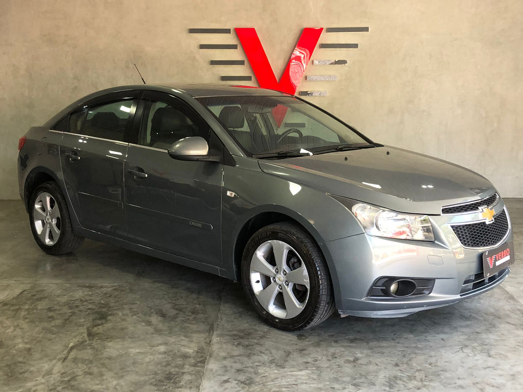 Chevrolet Cruze Cinza