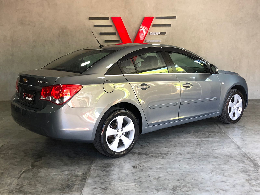 Chevrolet Cruze Cinza