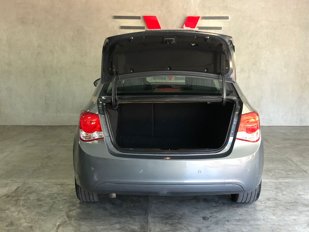 Chevrolet Cruze Cinza