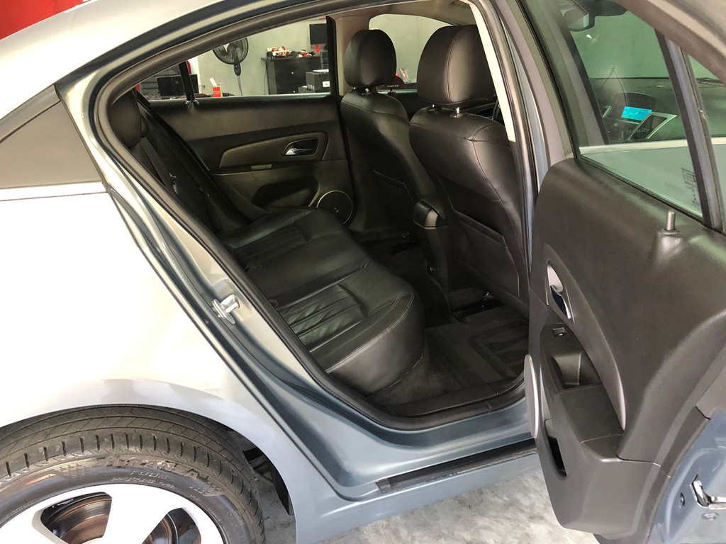 Chevrolet Cruze Cinza